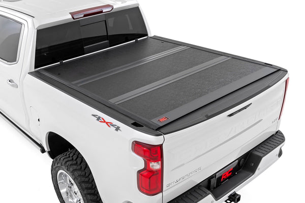 Rough Country - Hard Low Profile Bed Cover - 6'7 In. Bed - Chevy/GMC Sierra/Silverado 1500 (19-25)